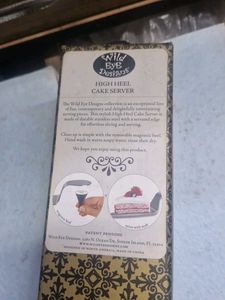Cake Server - Serve in Style!