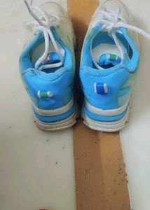 Sports Shoes