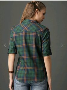 Roadster Women Green &amp; Navy Blue Slim Fit Checked Sustainable Casual Shirt