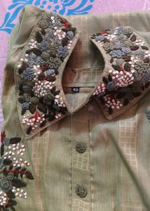 Olive Green Straight Cut Kurta With Embroidery