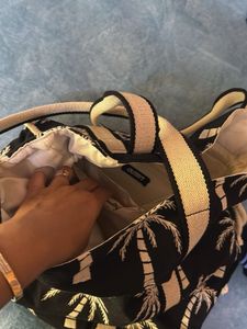 Outry Beach Drawstring Bag