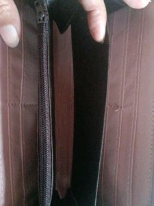 NUDE CLUTCH WITH GOLDEN ZIP