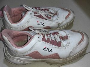 Sports Shoes | White Sneakers