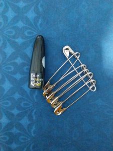Gulabari Rose Water , Kajal, Medium Size Saftypin