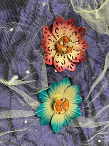 Floral Metal Showpieces 2 piece lotus candle