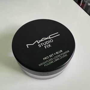 Mac Studio Fix Set&Blur Translucent loose Powder