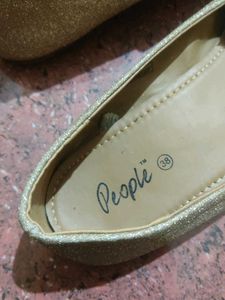 Women Gold Toned Printed Ballerinas