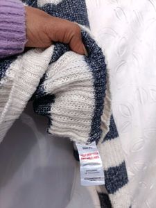 Striped Knit Sweater 💙