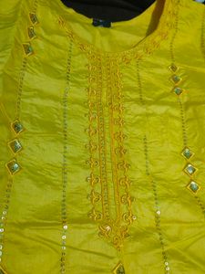 Yellow Embellished Kurti.           3pcs Suit.✨🔥