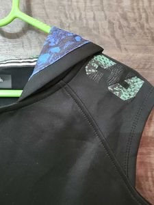 Splash Black Sleeveless Cropped Hoodie