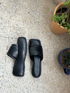 Y2k Block Chunky Broad Strap Black platforms