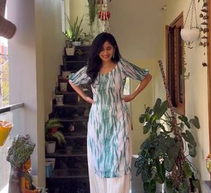 NEW KURTI - LAVENDERLABEL- NeverUsed- Tie & Dye Georgette Green kurti With Ballon Sleeves