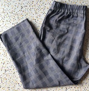 Checked-Capri Pants