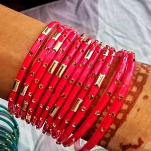 BANGLES SET....💚💓🤍