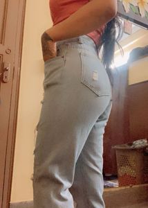 Price Drop ‼️Torn Distress Jeans
