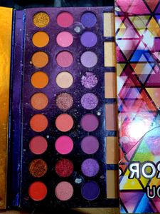 UCANBE  Eyeshadow Palette