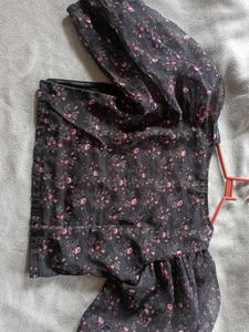 Black Floral Puff Sleeves Crop Top