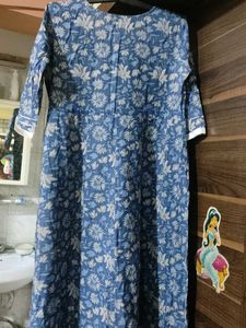 Blue Floral Print Kurti With Pant Combo