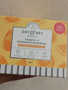 Dot&Key Vitc+E Moisturizer
