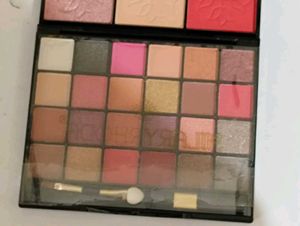 HILARYRAHODA&#39;S EYEKIT