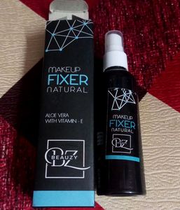 Women&#39;s Makeup Fixer
