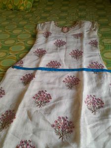 Floral Embroidered Kurta