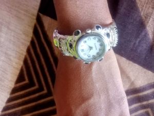 Gorgeous Stone Bracelet Watch For Women
