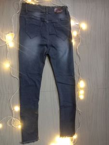 Frayed Hem Skinny Jeans