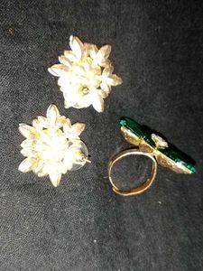 Set Of Finger Ring &amp; Earrings