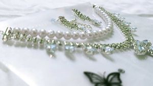 Elegant Pearl & Crystal Jewelry Set