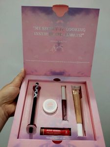 Just Herbs Makeup Essentials Glam Box