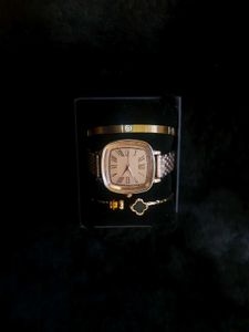 Watch (30 Lakhs)dupe