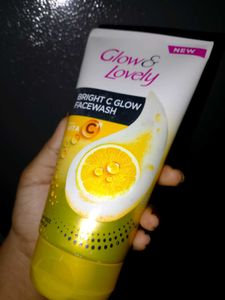 Glow &amp; Lovely Bright C  facewash