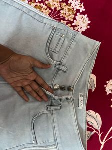 A Skinny Jeans