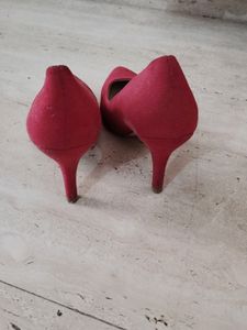 Imported  Maroon Heel In Good Condition