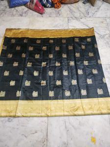 Elegant Black &amp; Gold Saree
