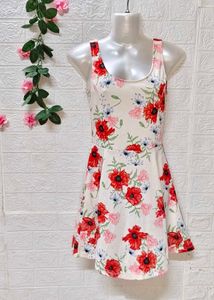 Size Extra Small 🎁Buy 2 Get 1 Free Floral Dress