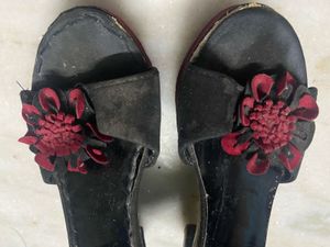 Used Black Colour Heals