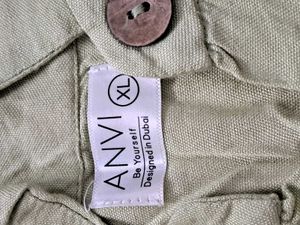 ANVI Be Yourself Batwing Solid Crop Shirt