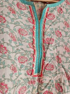 Avaasa Floral Kurti