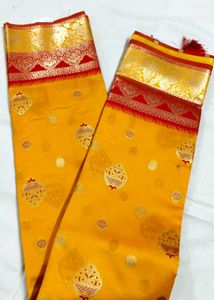 Premium Quality Ikat Saree With Blouse Piece
