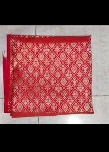 Red &amp; White Checkered Saree(2 Blouse Pieces)