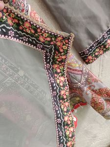 Pakistani Suit