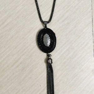 Black Pendant Necklace