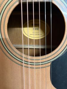 Yamaha F310 Premium Acoustic Bundle