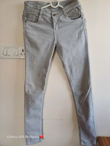 Grey Jeans👖 (28 Size)