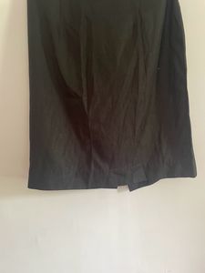 BLACK SKIRT