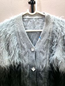 women&#39;s imported cardigan with a Vneck