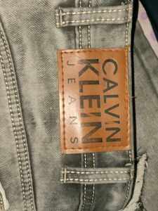 Damage Jeans For Women , Comfortable And Looking