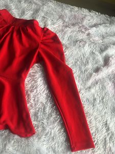 stunning  turtle neck red top